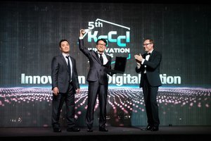 Jason Shim and DK Kim receive KGCCI Award